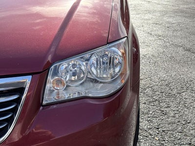 2016 Chrysler Town & Country Touring