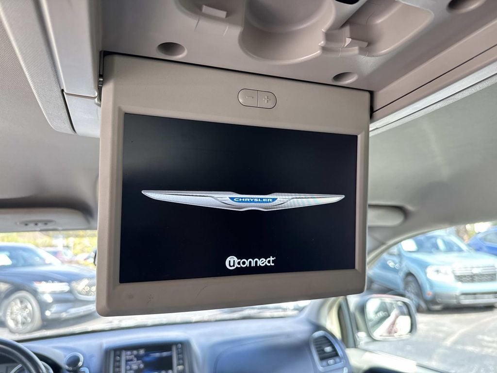 2016 Chrysler Town & Country Touring