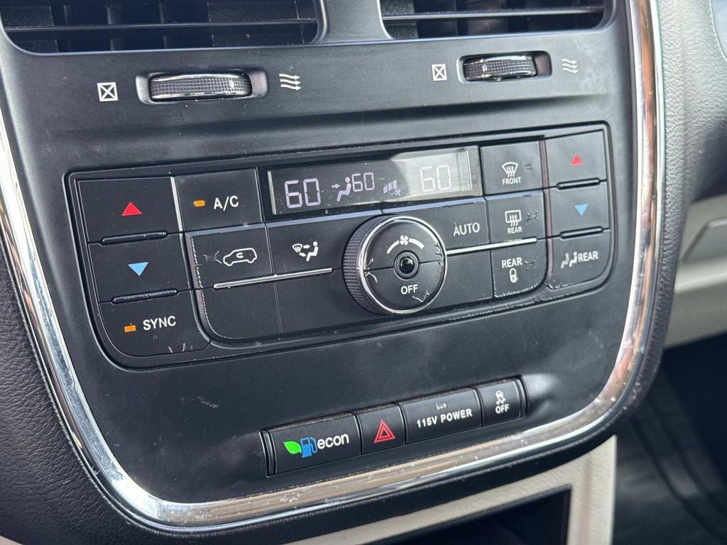 2016 Chrysler Town & Country Touring