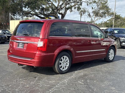 2016 Chrysler Town & Country Touring