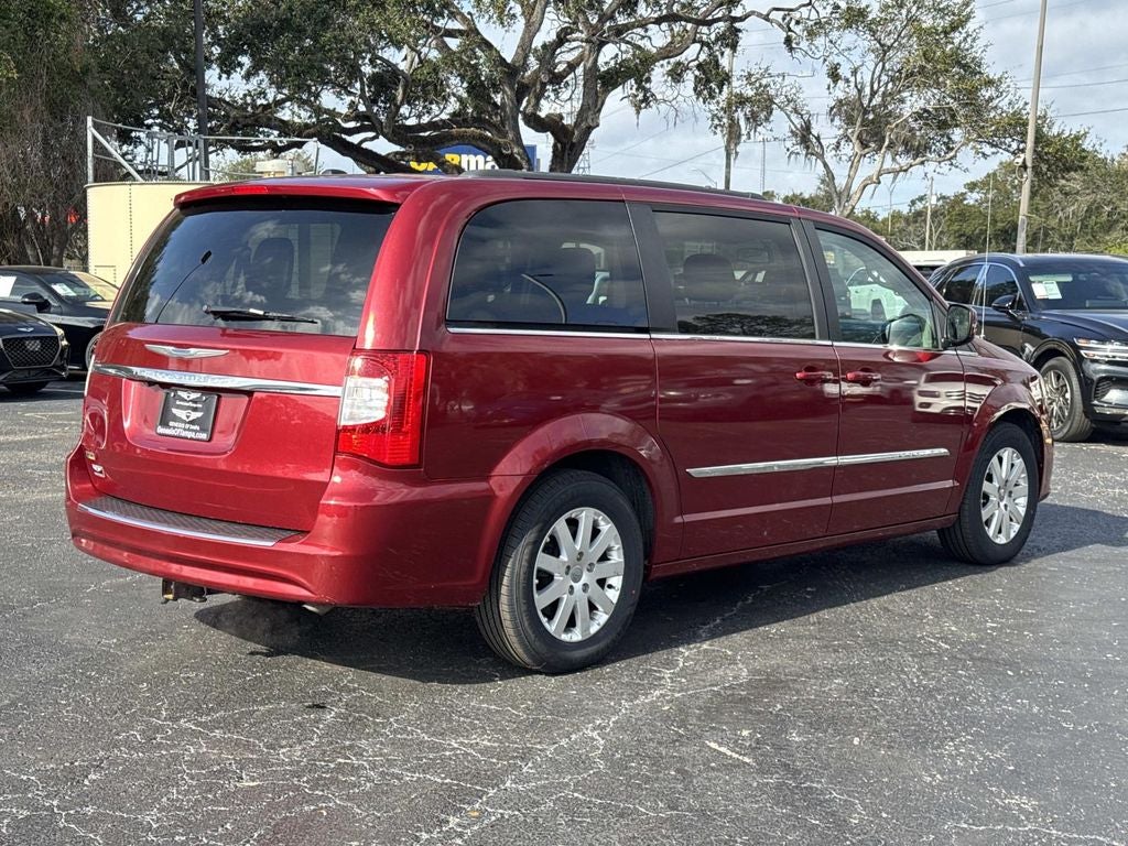2016 Chrysler Town & Country Touring