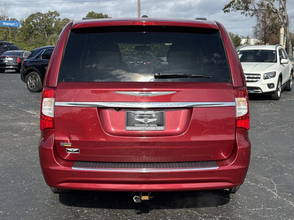 2016 Chrysler Town & Country Touring