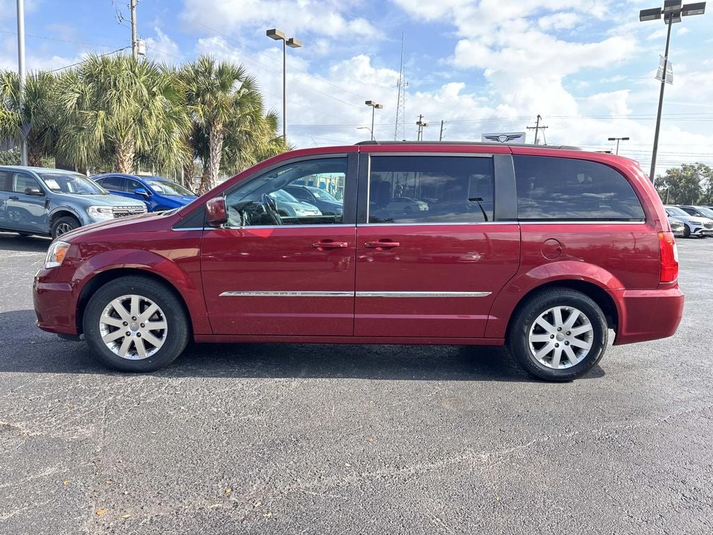 2016 Chrysler Town & Country Touring