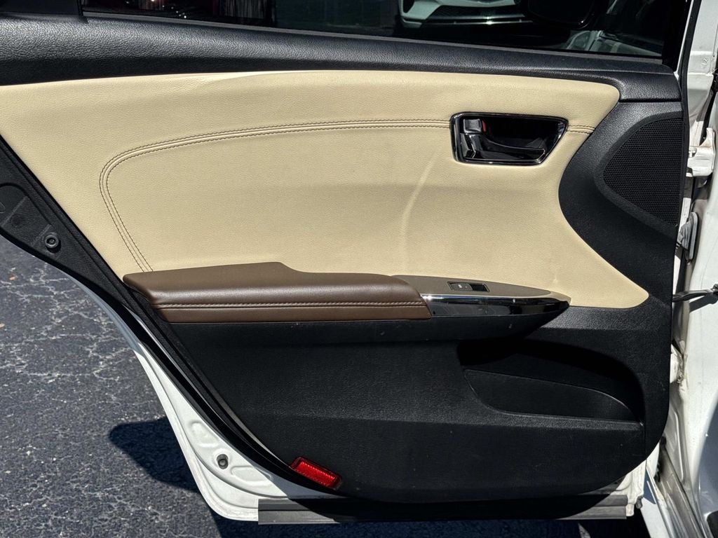 2016 Toyota Avalon Hybrid Limited