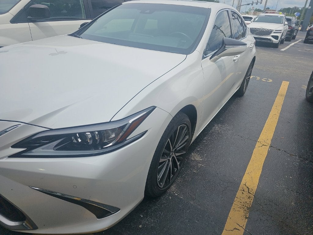 2024 Lexus ES 250