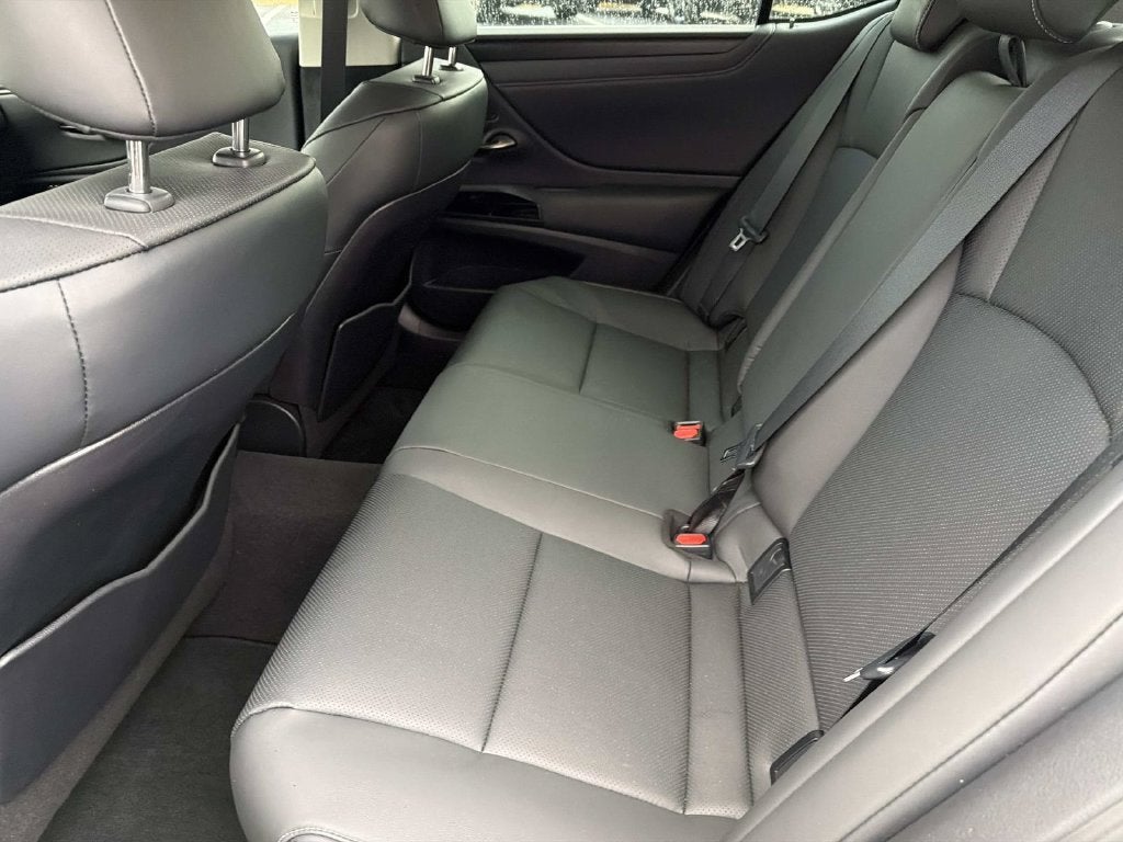 2024 Lexus ES 250