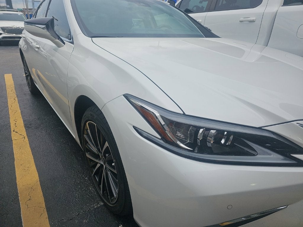 2024 Lexus ES 250