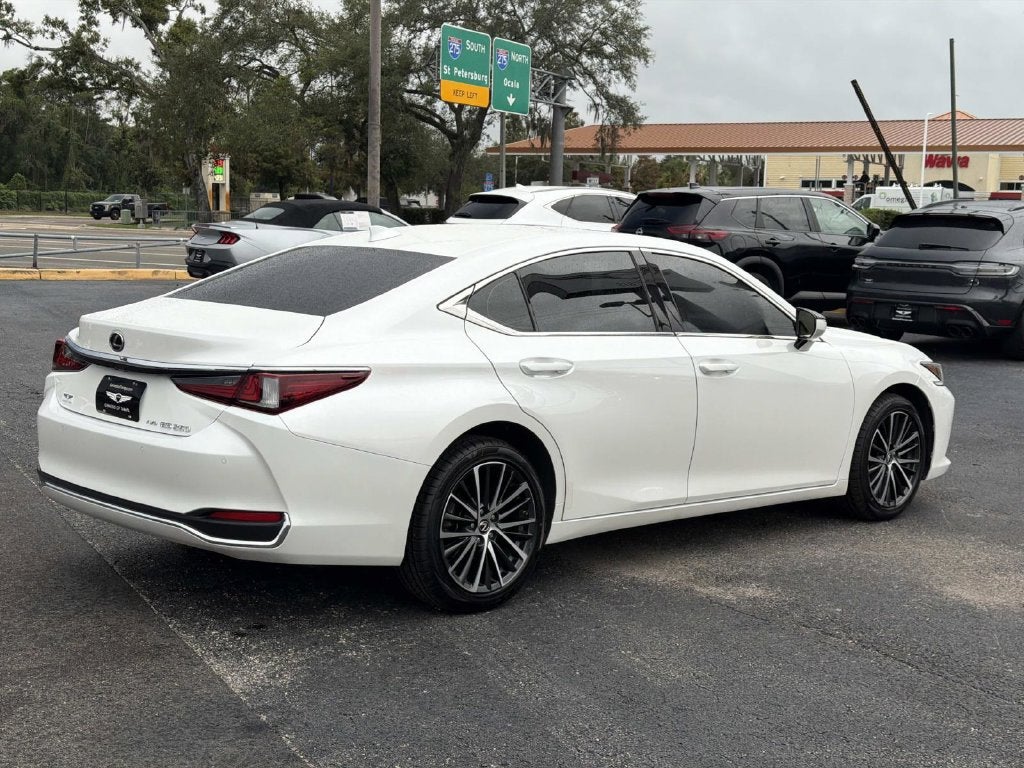 2024 Lexus ES 250