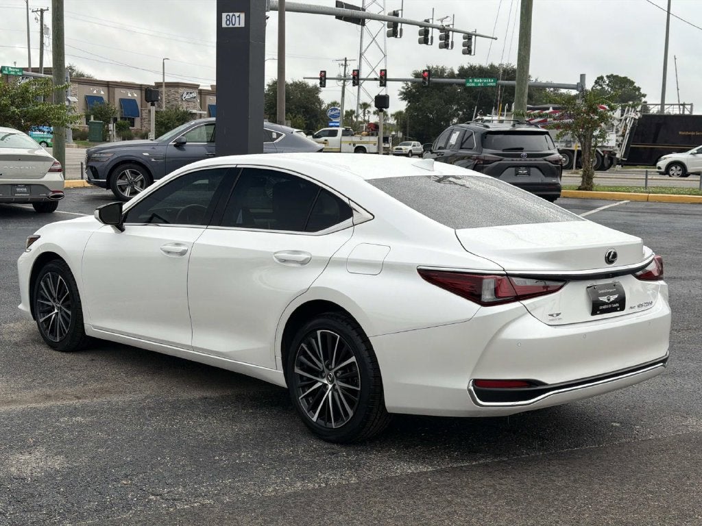 2024 Lexus ES 250