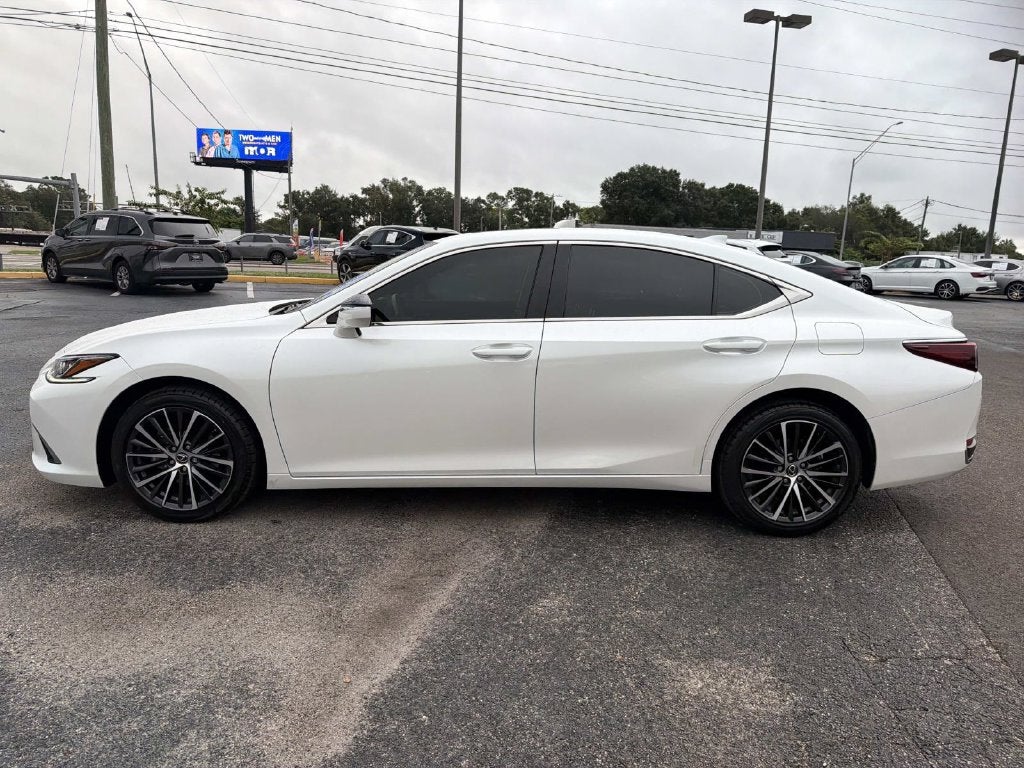 2024 Lexus ES 250