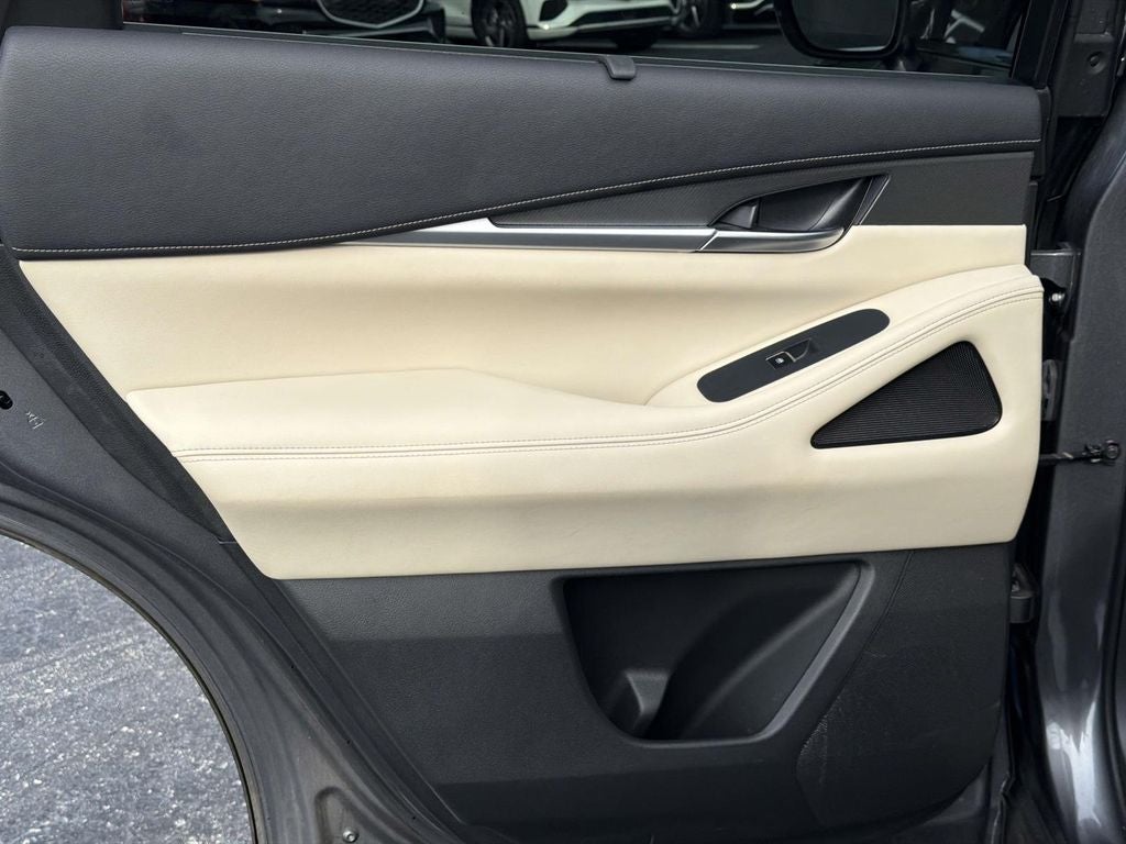 2022 INFINITI QX60 LUXE