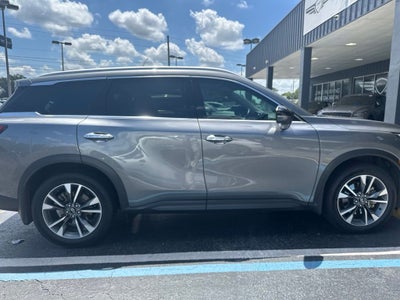 2022 INFINITI QX60 LUXE