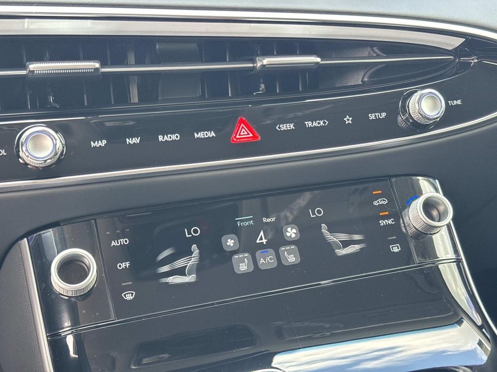 2026 Genesis GV70 2.5T