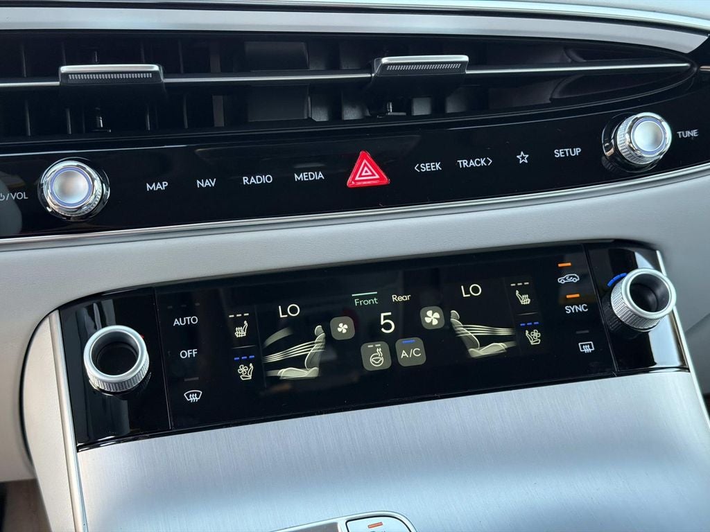 2026 Genesis GV70 2.5T Advanced