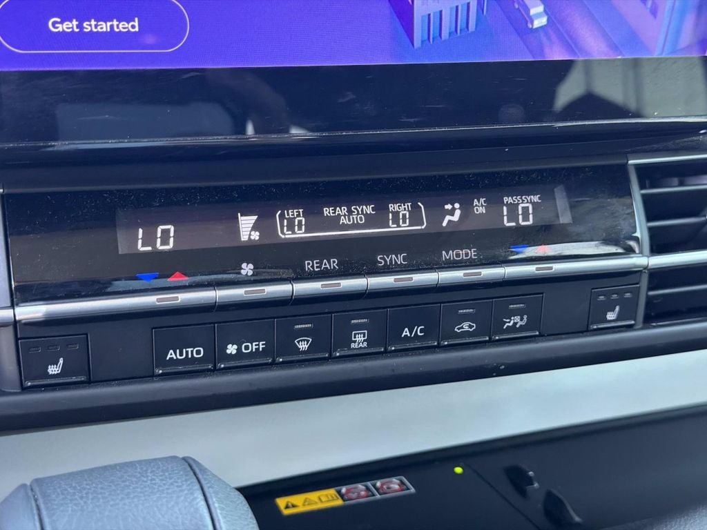 2025 Toyota Sienna XLE 8 Passenger