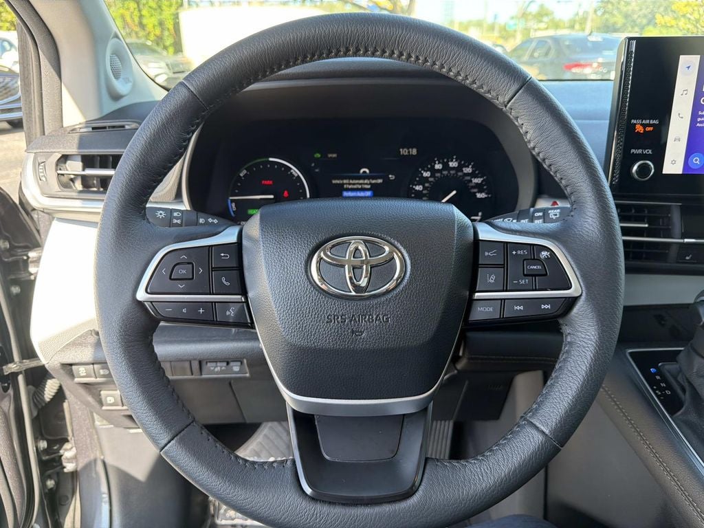 2025 Toyota Sienna XLE 8 Passenger
