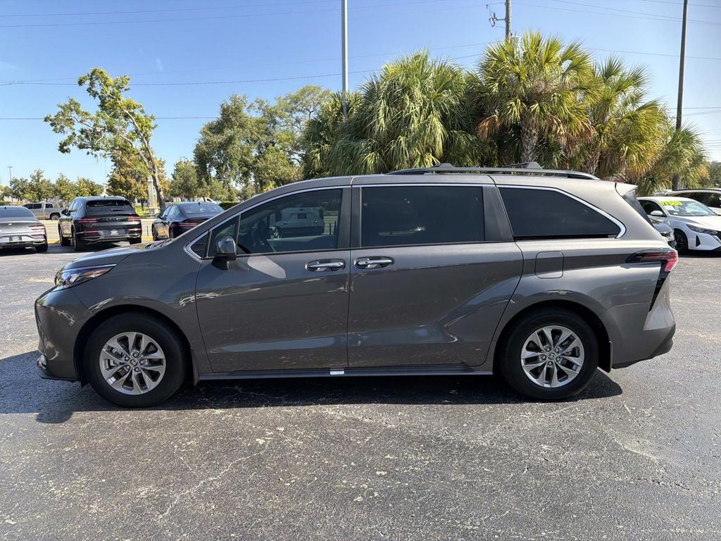 2025 Toyota Sienna XLE 8 Passenger