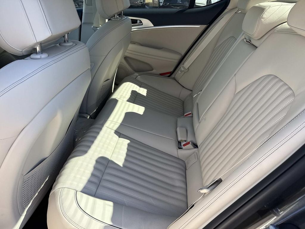 2026 Genesis G70 2.5T Prestige