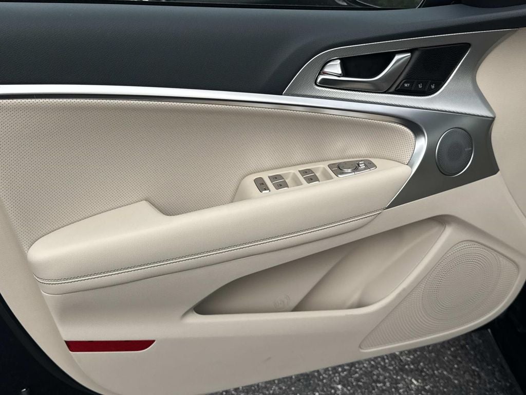 2026 Genesis G70 2.5T Prestige