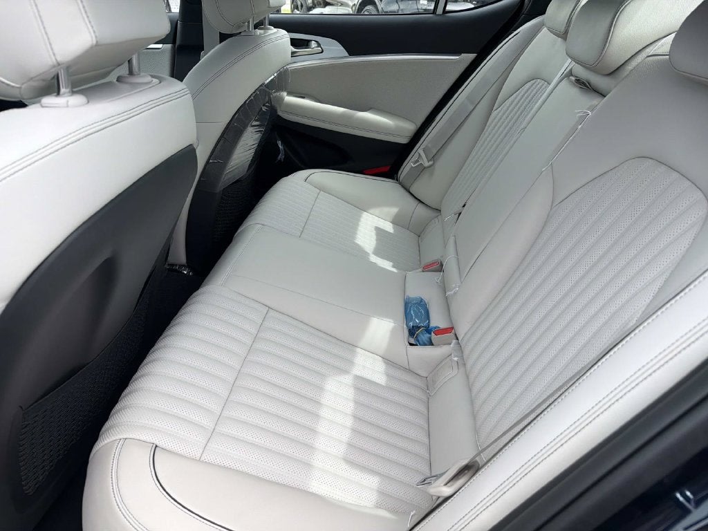2027 Genesis G70 2.5T Sport Prestige