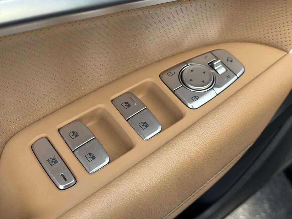 2022 Genesis G70 2.0T