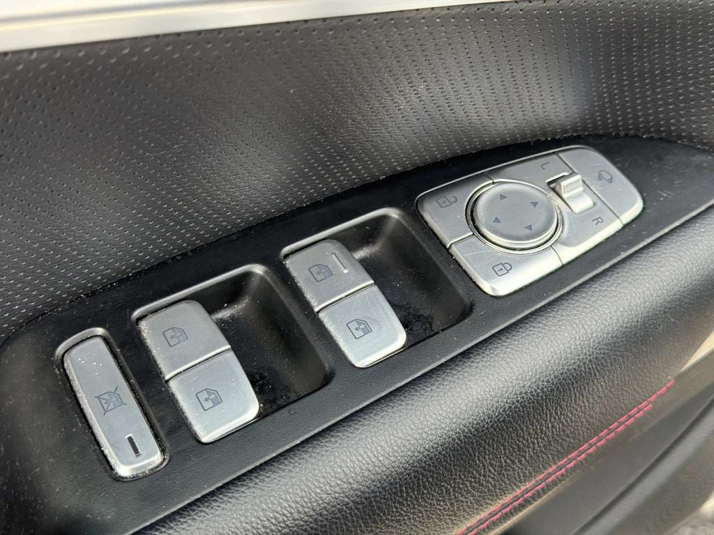 2023 Genesis G70 2.0T Sport Prestige