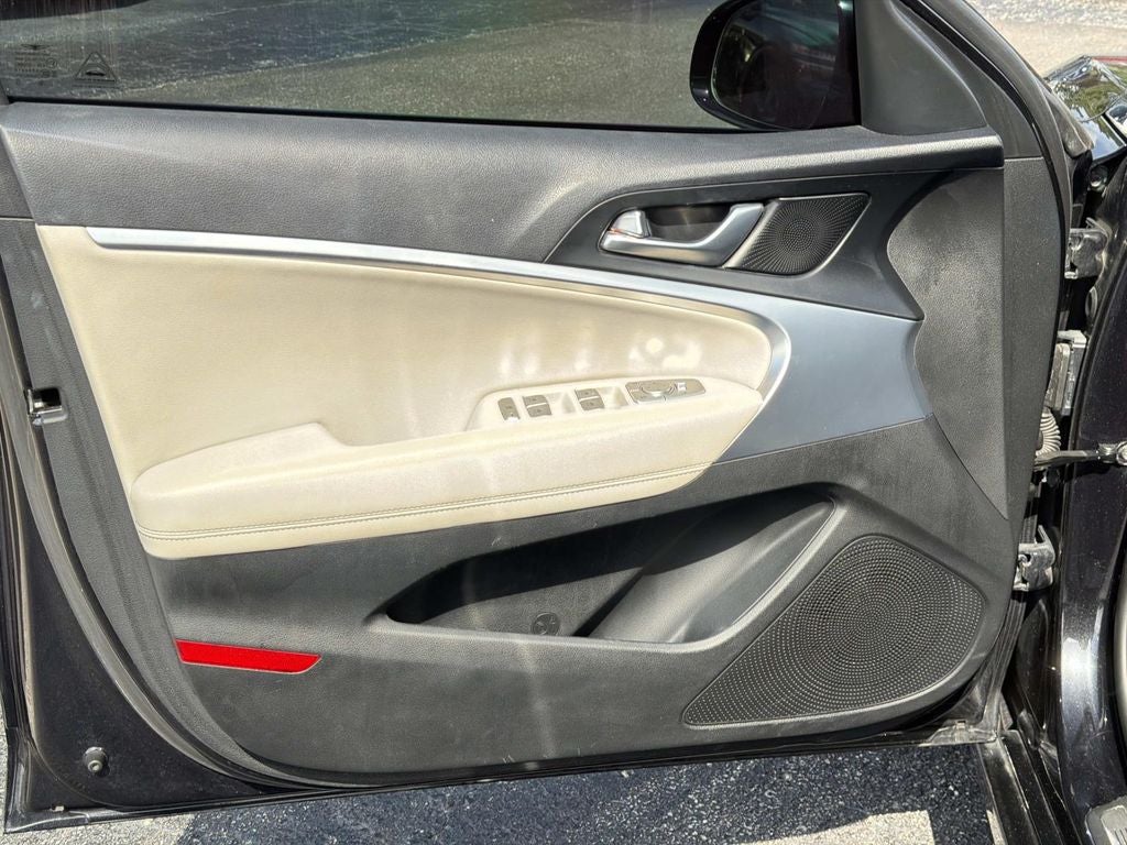 2022 Genesis G70 2.0T