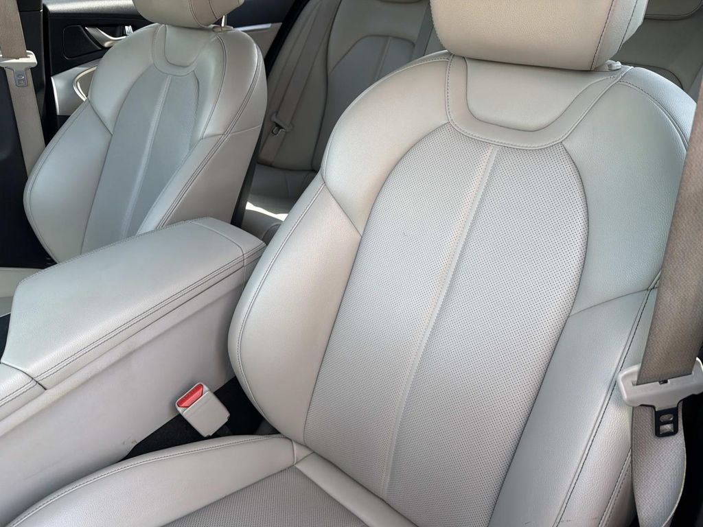 2022 Genesis G70 2.0T