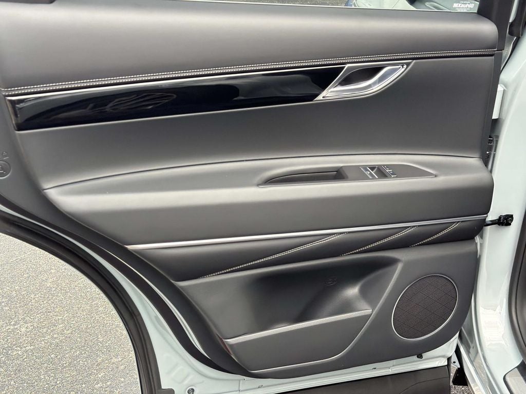 2027 Genesis GV80 2.5T