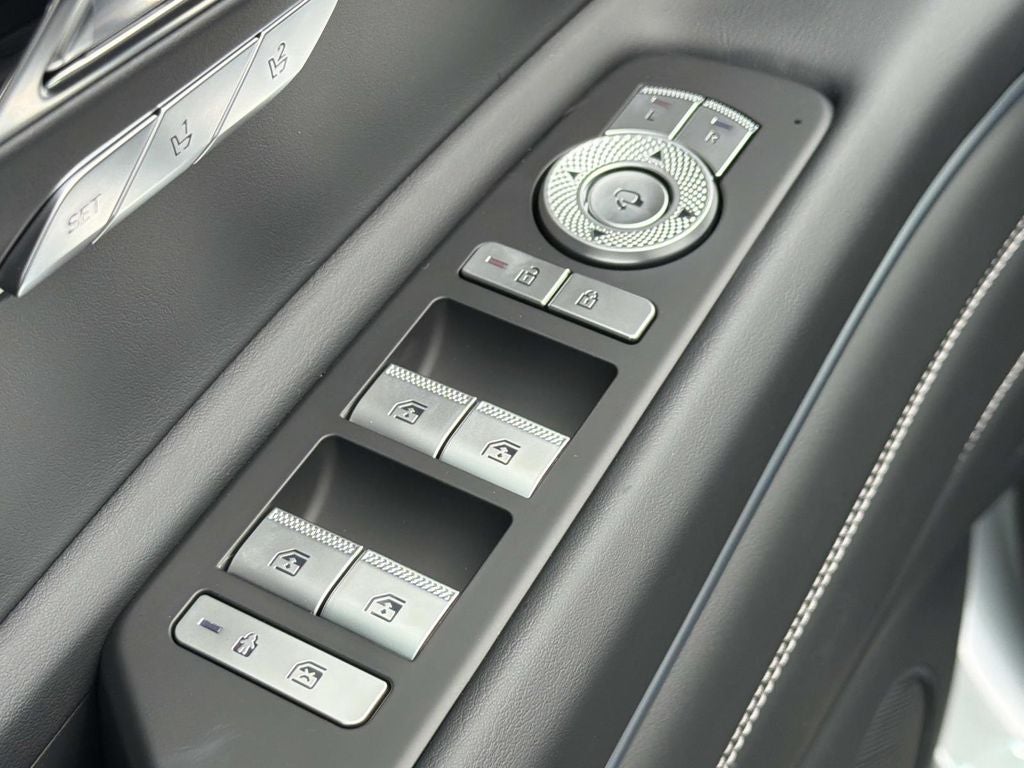 2027 Genesis GV80 2.5T