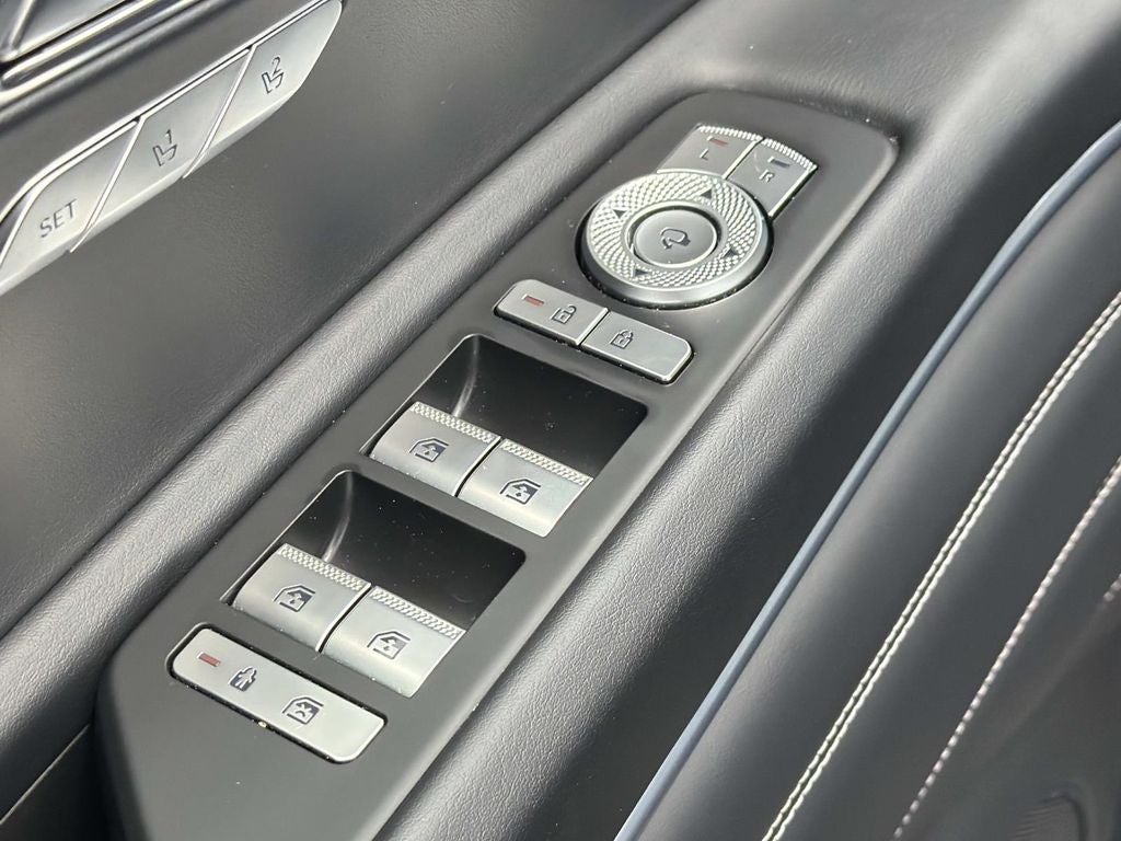 2025 Genesis GV80 2.5T