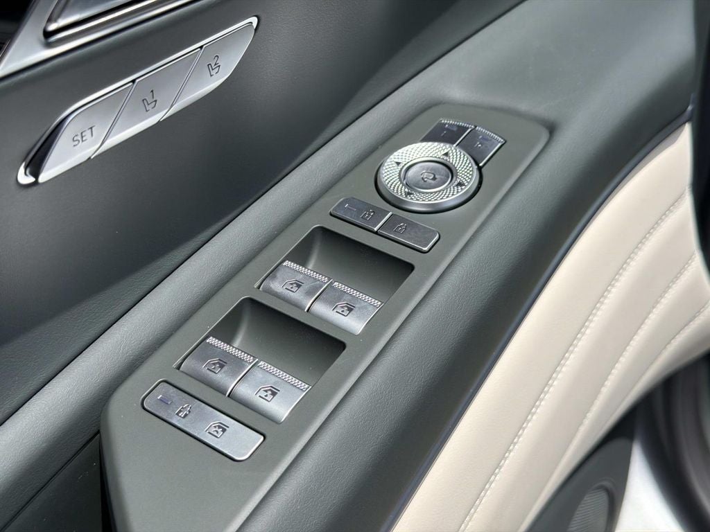 2027 Genesis GV80 2.5T