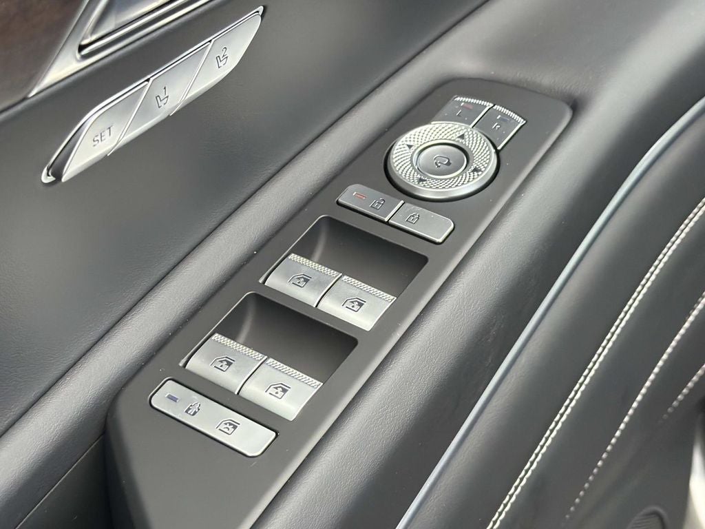 2027 Genesis GV80 2.5T Select