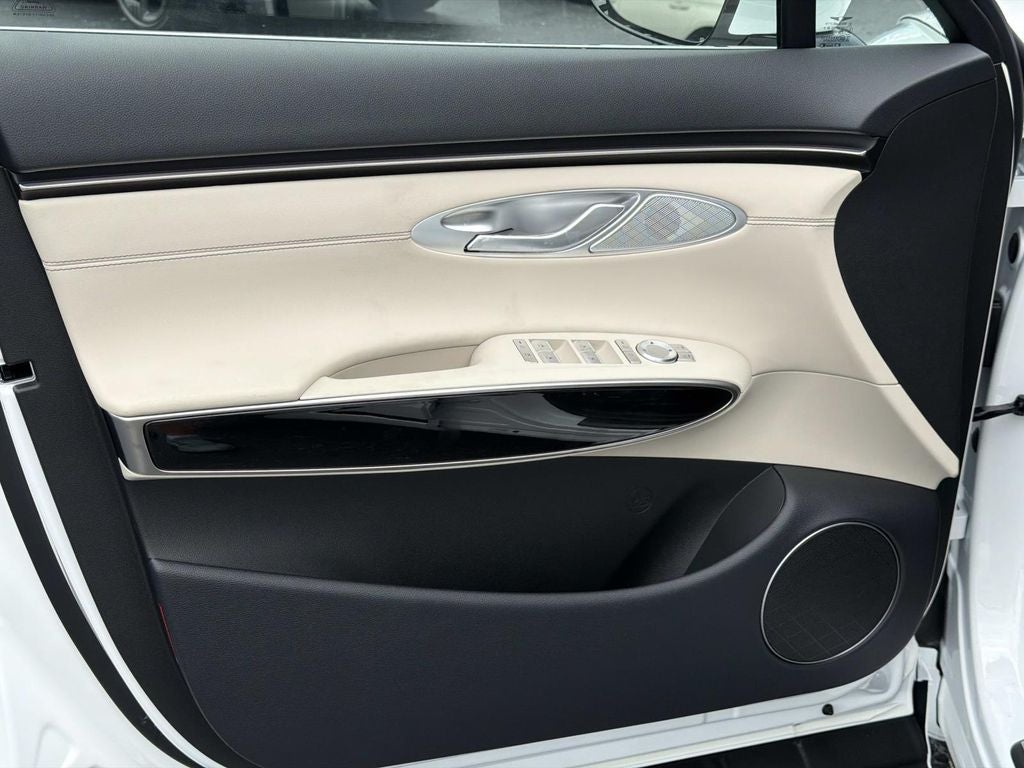 2027 Genesis GV70 2.5T