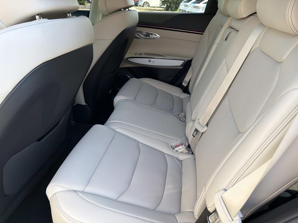 2027 Genesis GV70 2.5T