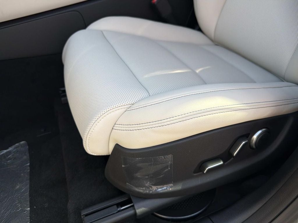2027 Genesis GV70 2.5T