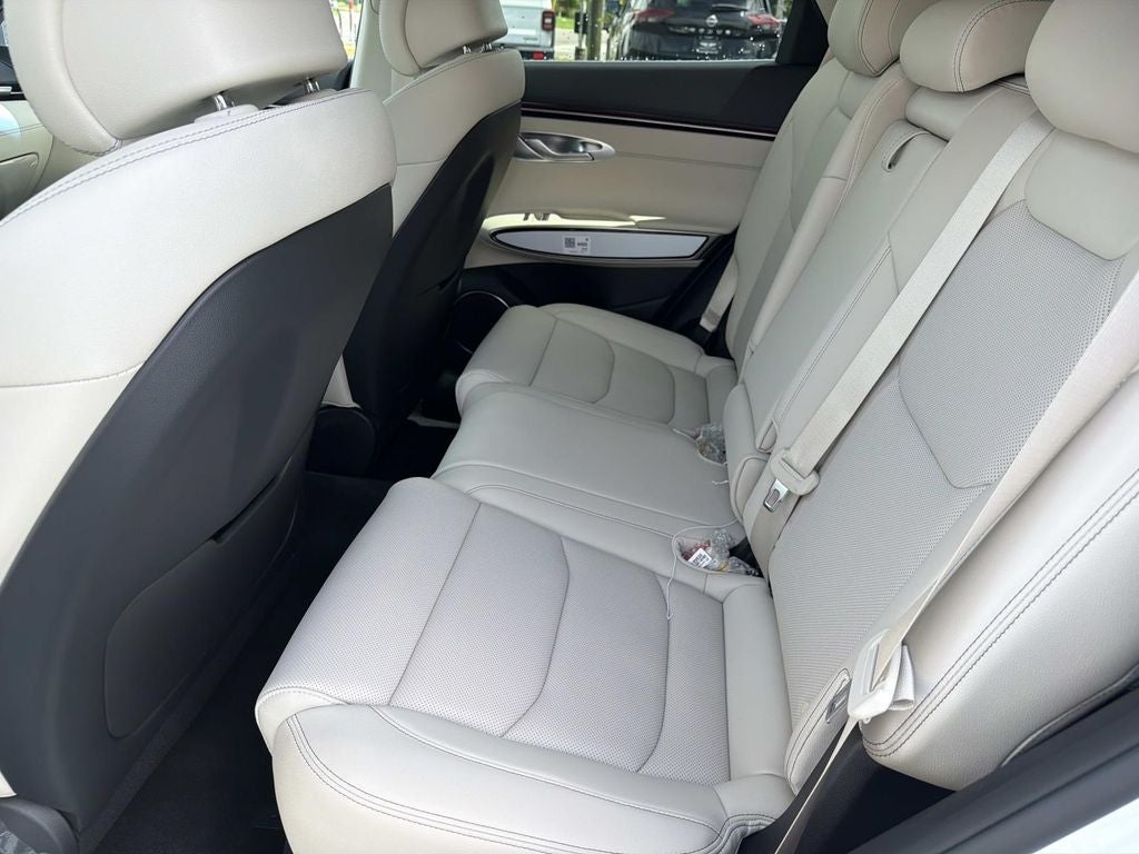 2027 Genesis GV70 2.5T