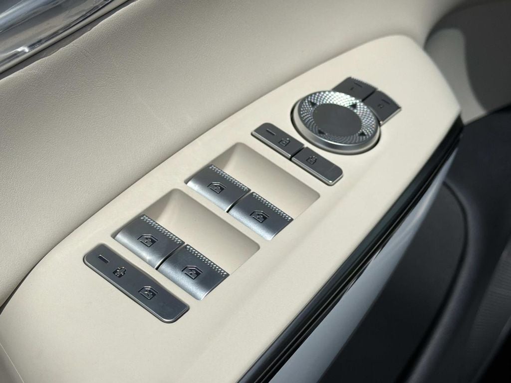 2027 Genesis GV70 2.5T