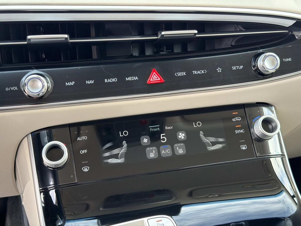 2027 Genesis GV70 2.5T