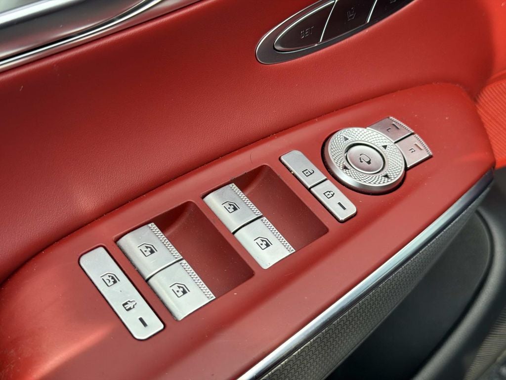 2023 Genesis GV70 2.5T