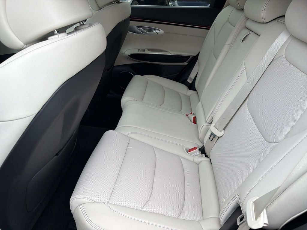 2027 Genesis GV70 2.5T