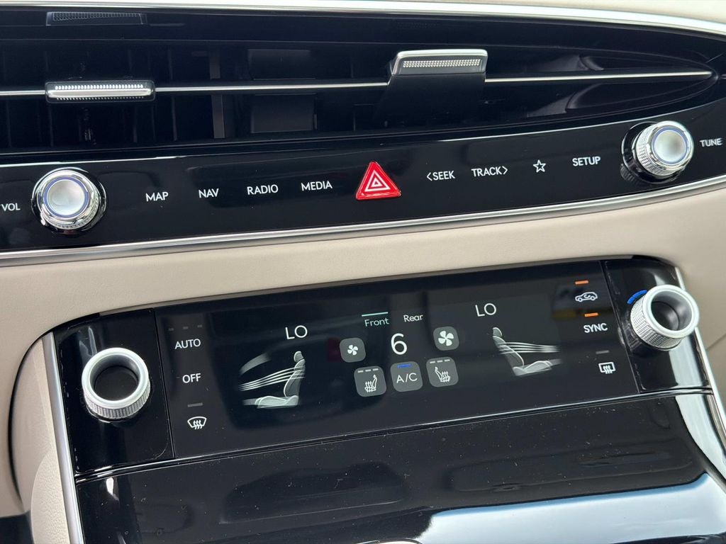 2027 Genesis GV70 2.5T