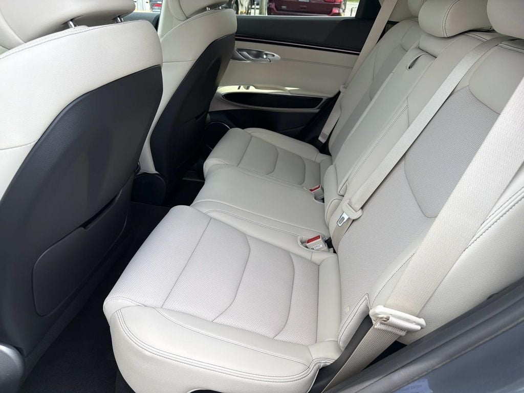 2027 Genesis GV70 2.5T