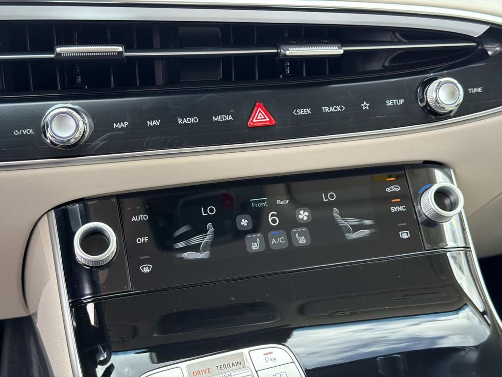 2027 Genesis GV70 2.5T