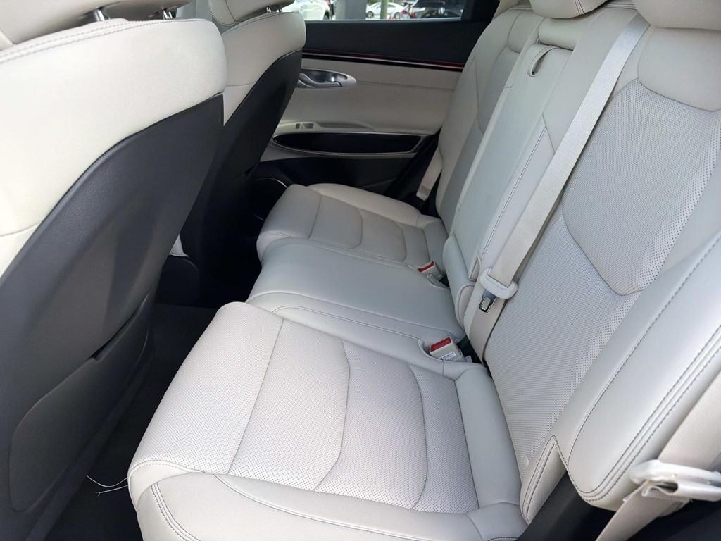2027 Genesis GV70 2.5T