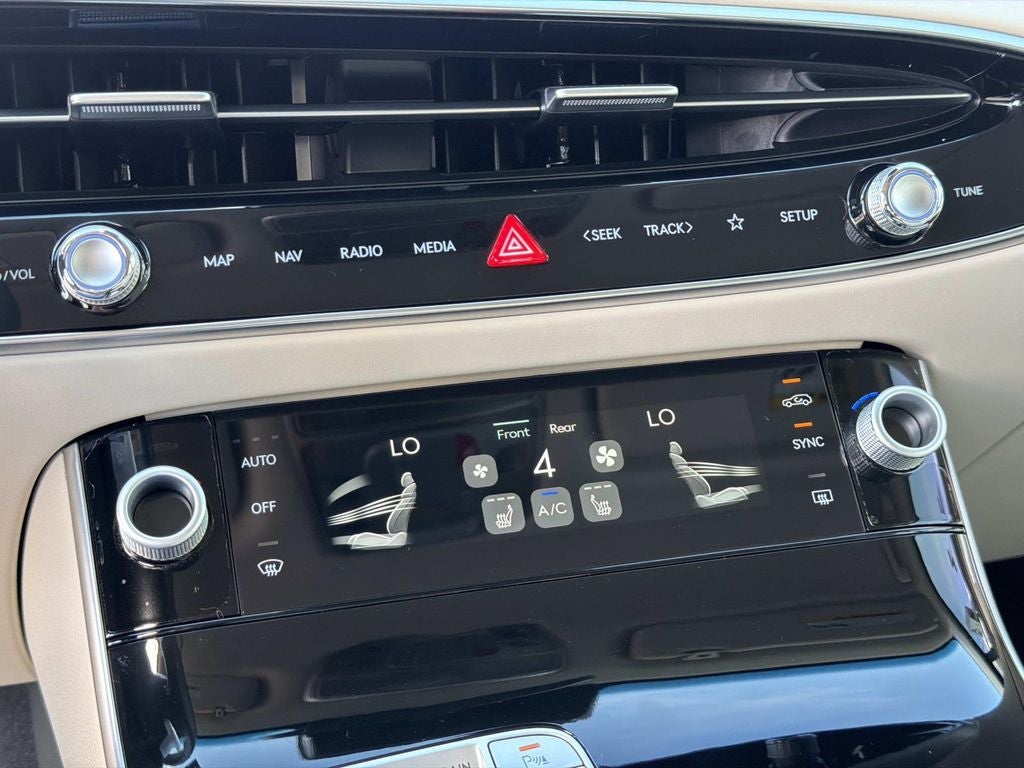2027 Genesis GV70 2.5T