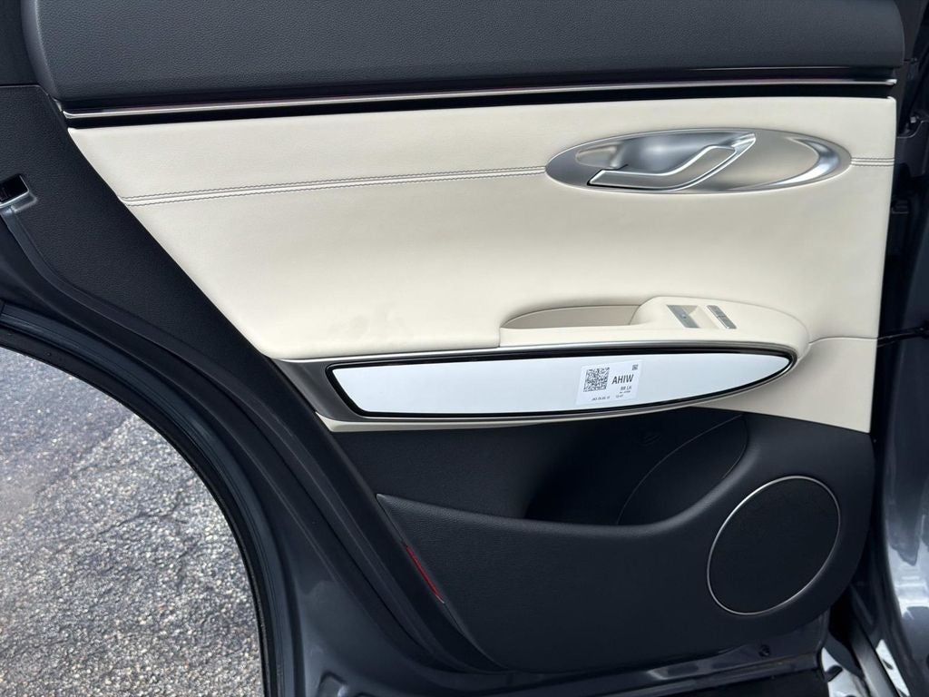 2027 Genesis GV70 2.5T