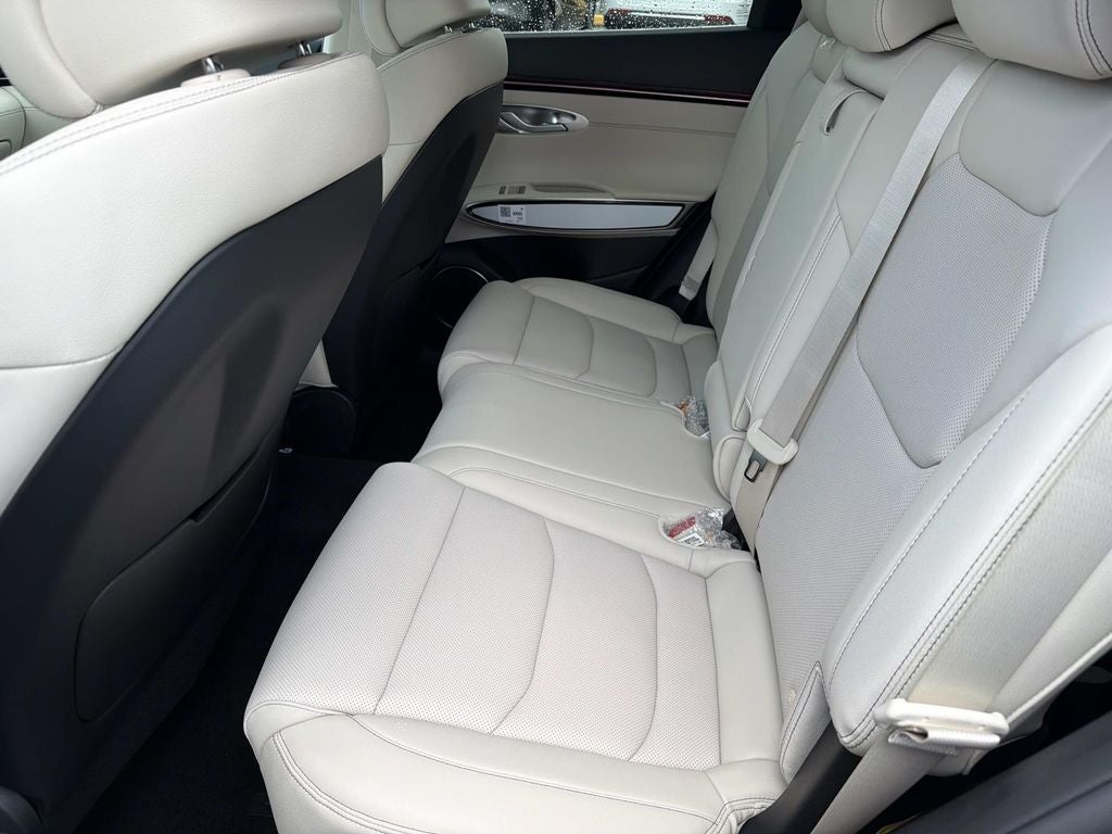 2027 Genesis GV70 2.5T