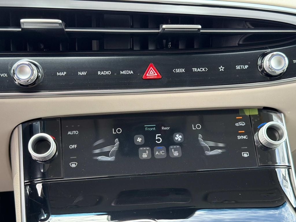 2027 Genesis GV70 2.5T
