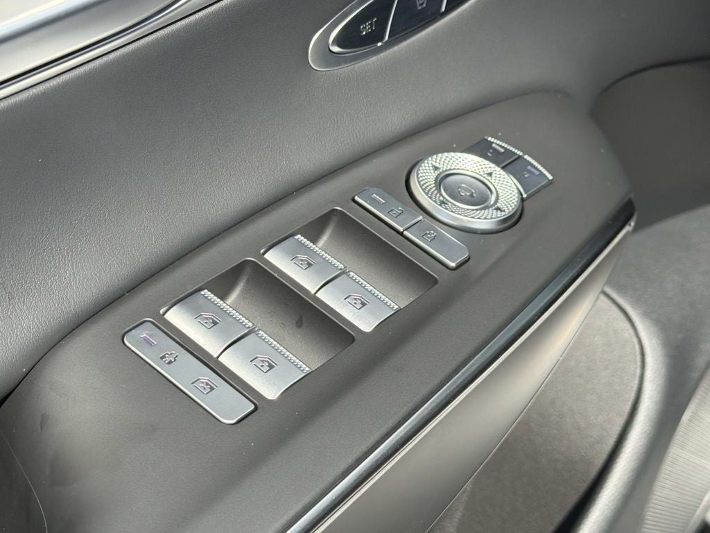 2027 Genesis GV70 2.5T Select